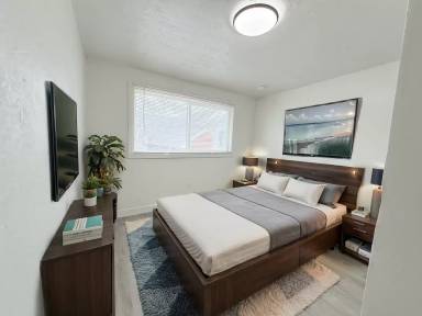 Main picture of 500 S Main St