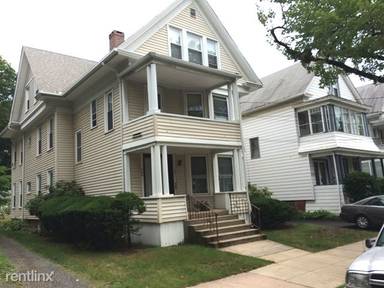 Main picture of 253 Willow St