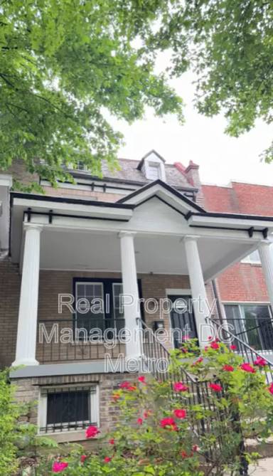 Main picture of 1834 Irving St NW