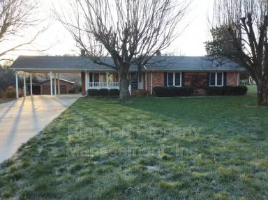 Main picture of 211 Twin Lakes Rd