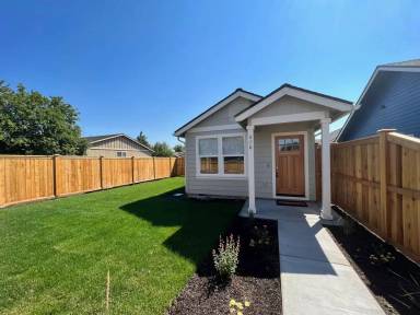 Main picture of 1697 SW Black Butte Ct