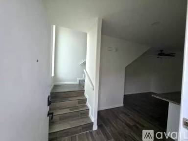 Main picture of 420 W Chavez St