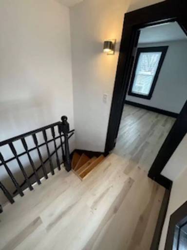 Main picture of 20 Pierce St