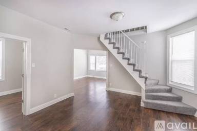 Main picture of 2457 N Lawndale Ave
