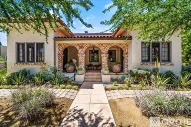 Main picture of 5015 Magnolia Ave