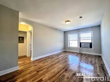 Main picture of 550 W Arlington Pl Apartments