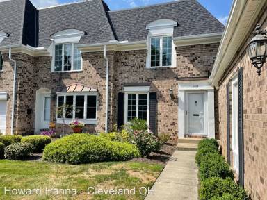 Main picture of 34114 Chagrin Blvd