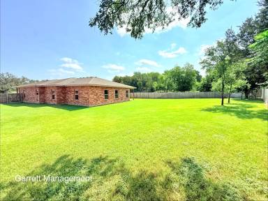 Main picture of 828 Elijah Ln