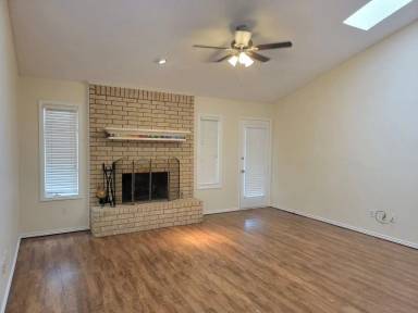 Main picture of 5604 87th Pl