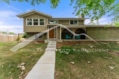 Main picture of 1099 S Johnson Way