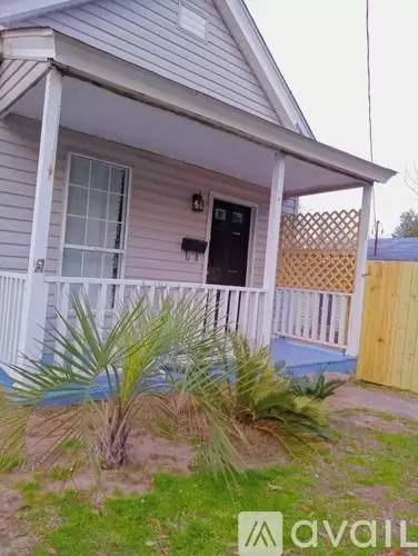 Main picture of 2327 Gardner St