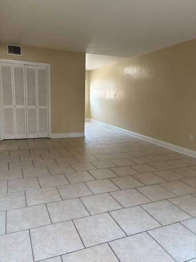 Main picture of 420 E Park Ave