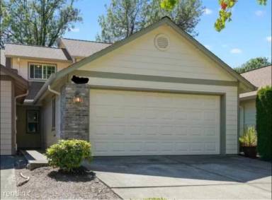 Main picture of 408 Walnut Way