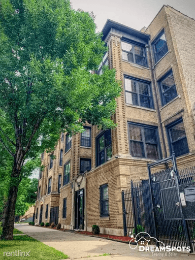 Main picture of 4209 S Michigan Ave