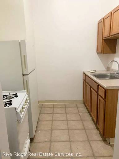 Main picture of 7634 Roslyn St