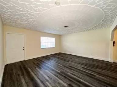 Main picture of 37 NW 7th Ave