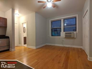 Main picture of 837 W Wolfram Apartments