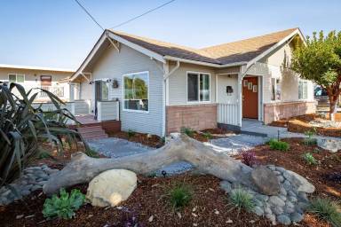 Main picture of 221 Dunes St
