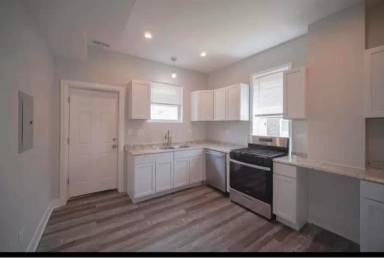 Main picture of 6233 S Racine Ave