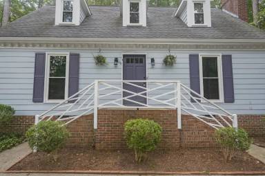Main picture of 7500 Ray Rd