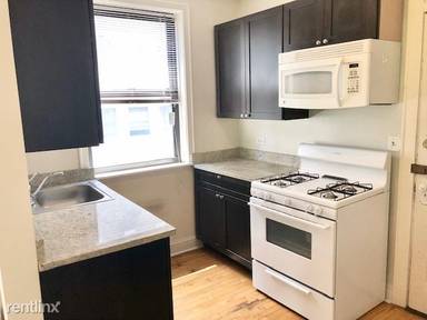 Main picture of 4216-4226 N Clark St