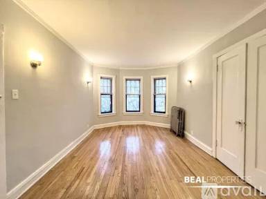 Main picture of 4910 N Hoyne Ave