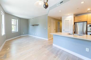 Main picture of 1020 Monroe St NW