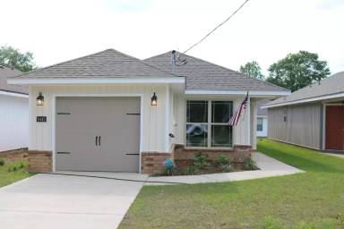 Main picture of 8445 Walnut Ave