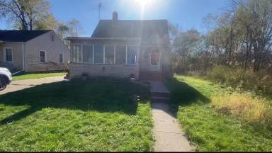 Main picture of 841 E 44th Ave