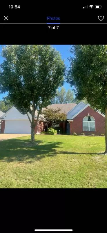 Main picture of 1027 E Broadview Dr