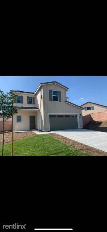 Main picture of 1058 Egret St