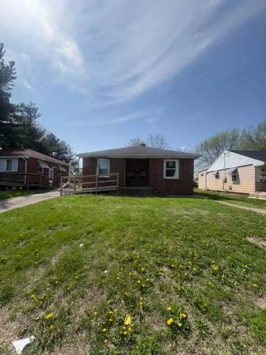 Main picture of 1318 E Frye Ave