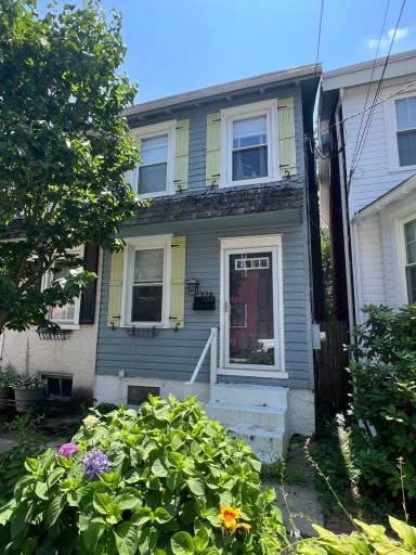 Main picture of 228 W Lafayette St