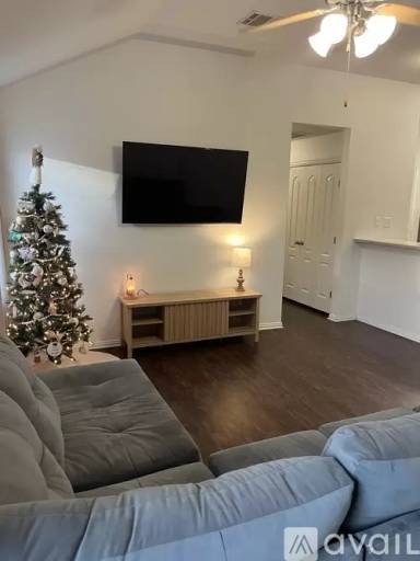 Main picture of 204 Robin St