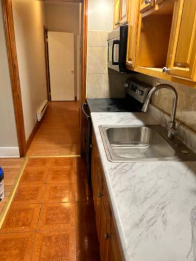Main picture of 121 Weaver St