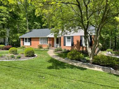 Main picture of 312 Arbour Dr