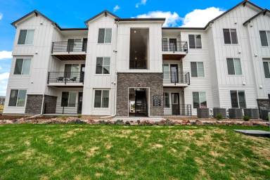 Main picture of 2232 Arikaree Hts