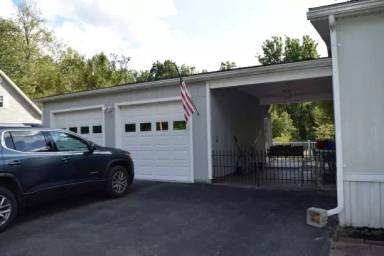 Main picture of 732 Runville Rd
