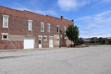 Main picture of 206 4th St