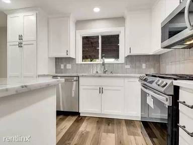 Main picture of 4842 Racetrack Cir