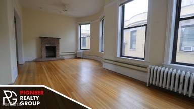 Main picture of 1216 N Dearborn St