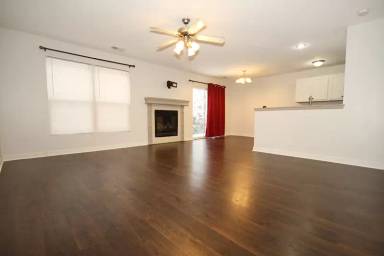 Main picture of 2428 Deerfield Blvd