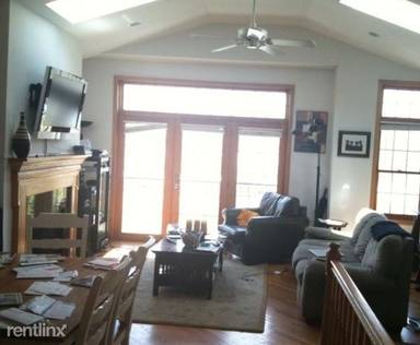 Main picture of 1103 W Cornelia Ave