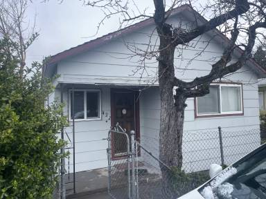 Main picture of 422 Pine St