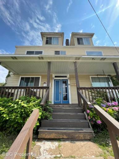 Main picture of 2443 Woodstock Ave