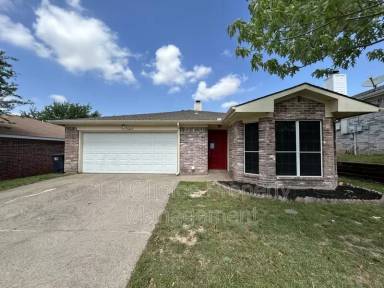 Main picture of 6125 Riviera Dr