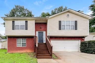 Main picture of 1974 Oak Terrace Dr SE