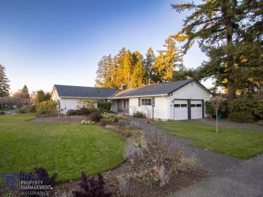 Main picture of 9325 SW Royal Woodlands Dr
