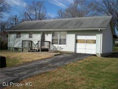 Main picture of 810 Manor Ct