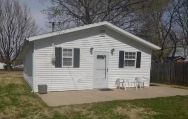 Main picture of 209 1/2 W 6th St